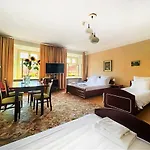 Pollera Hotel