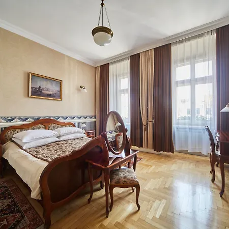 Pollera Hotel