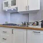 波利拉酒店