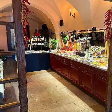 Pollera 3* Cracovie