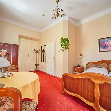 Pollera 3* Cracovie