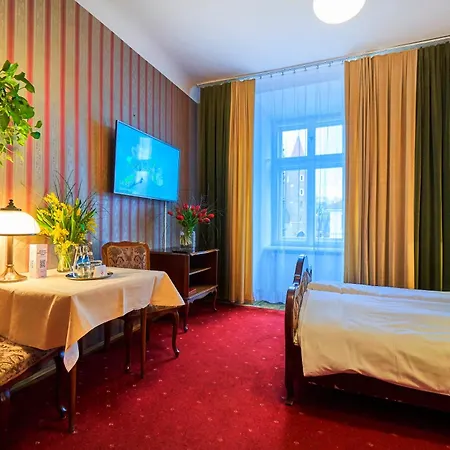 Pollera Hotell