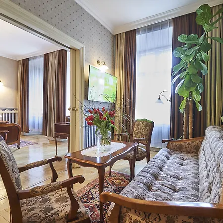 Pollera Hotell 3*